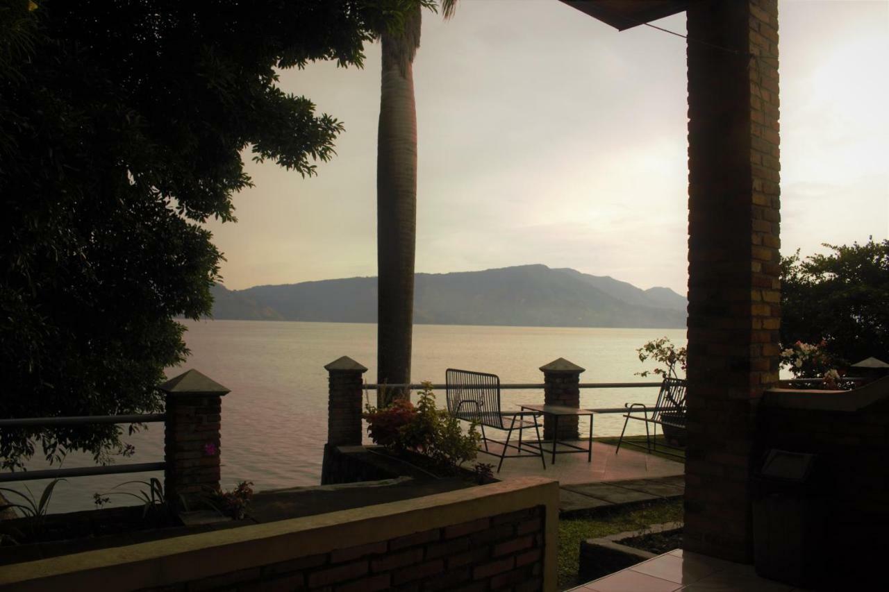 Romlan Hotel Tuk Tuk Luaran gambar