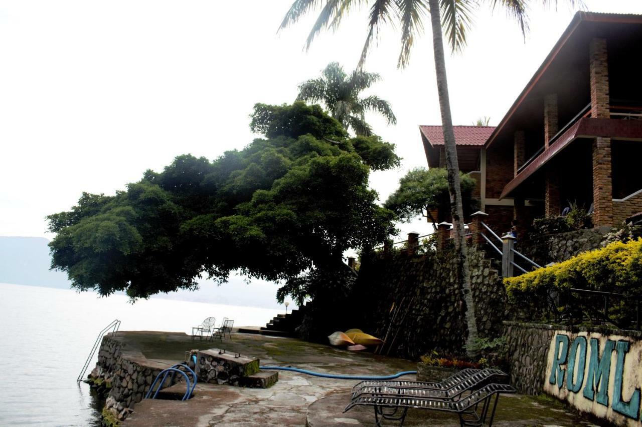 Romlan Hotel Tuk Tuk Luaran gambar