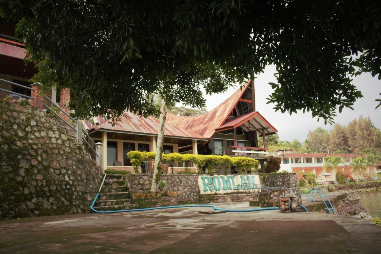Romlan Hotel Tuk Tuk Luaran gambar